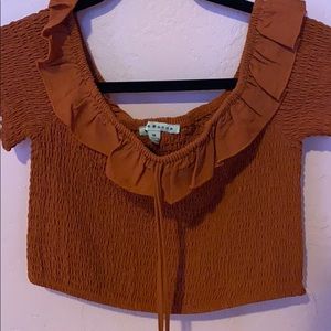 Stylish crop top with lace